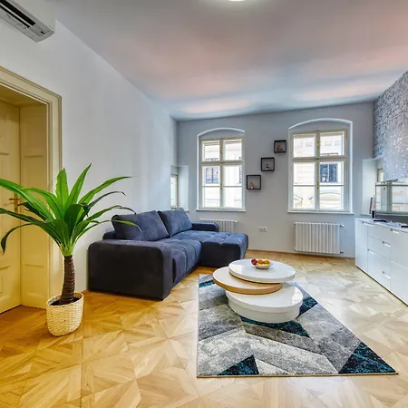 Aapartamentoos Apart Otel 4*