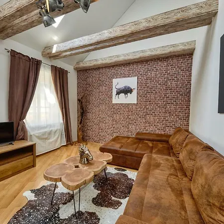 Aapartamentoos Апарт-отель 4*