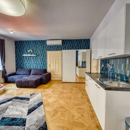 Aapartamentoos Apart Otel 4*