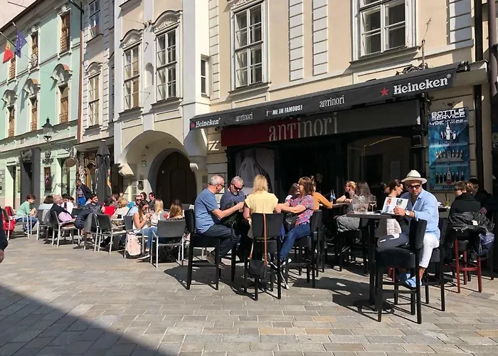 Aapartamentoos Братислава