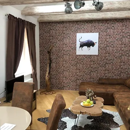 Aapartamentoos Aparthotel 4*